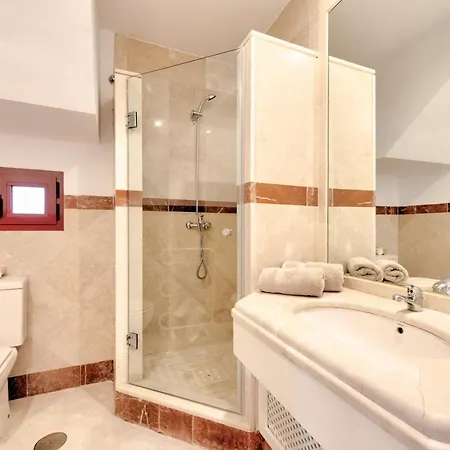 Luxury Penthouse In Jardines De Don Carlos * Марбелья