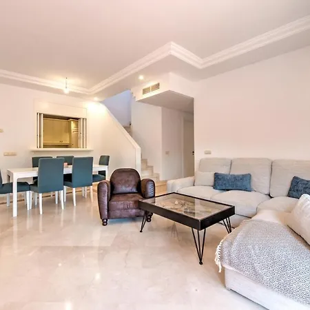 Luxury Penthouse In Jardines De Don Carlos Марбелья